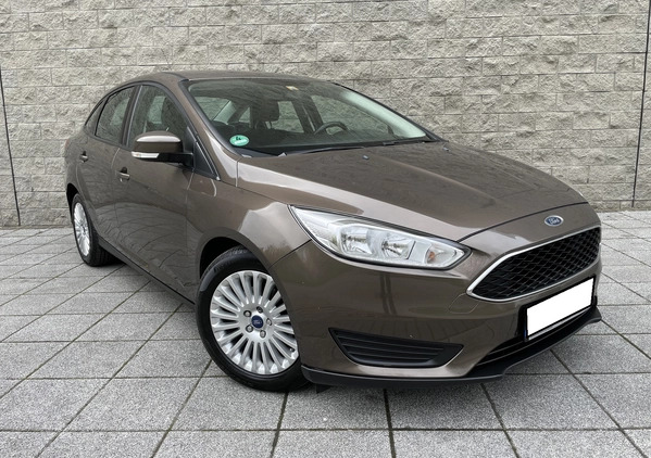 Ford Focus cena 33900 przebieg: 184000, rok produkcji 2015 z Będzin małe 79